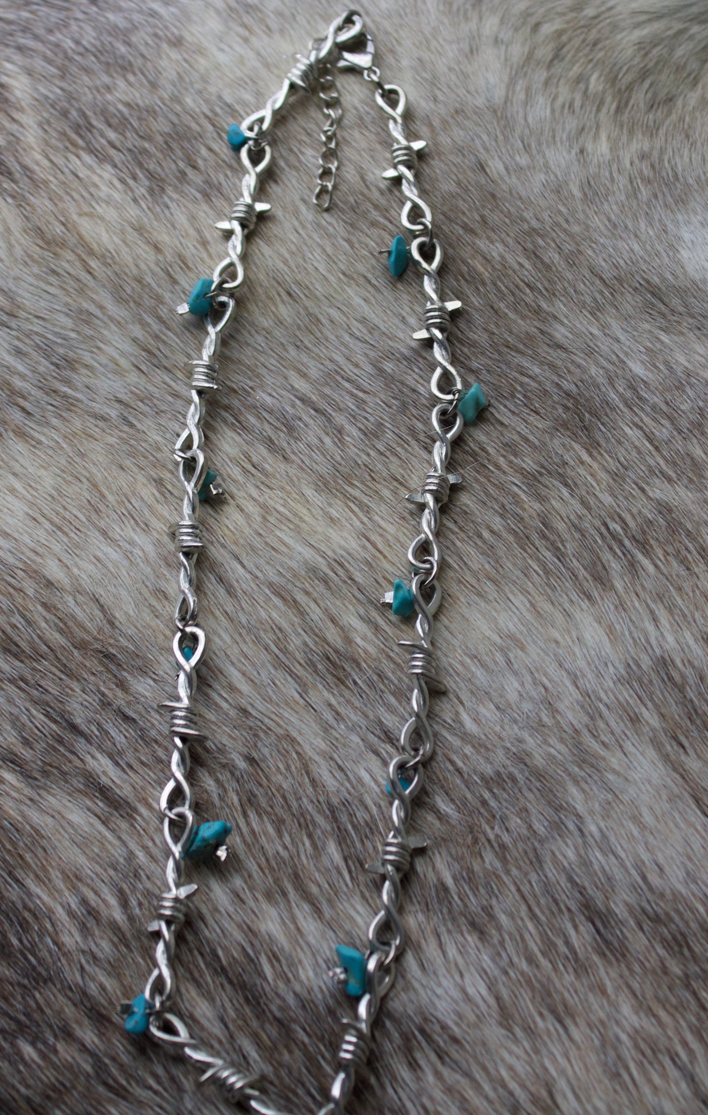 (Pre-Order) Turquoise Barbwire Necklace