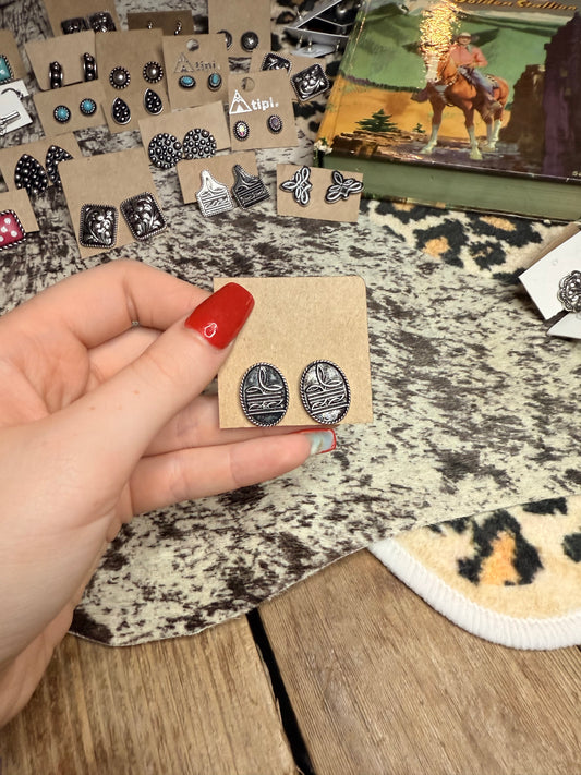 Silver Boot Stitch Studs (Oval)