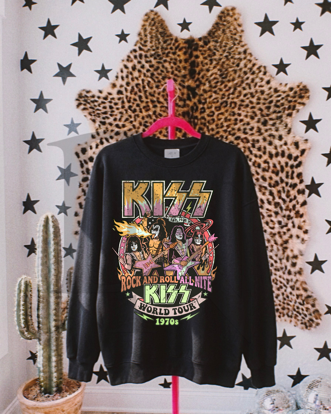 Kiss Tee