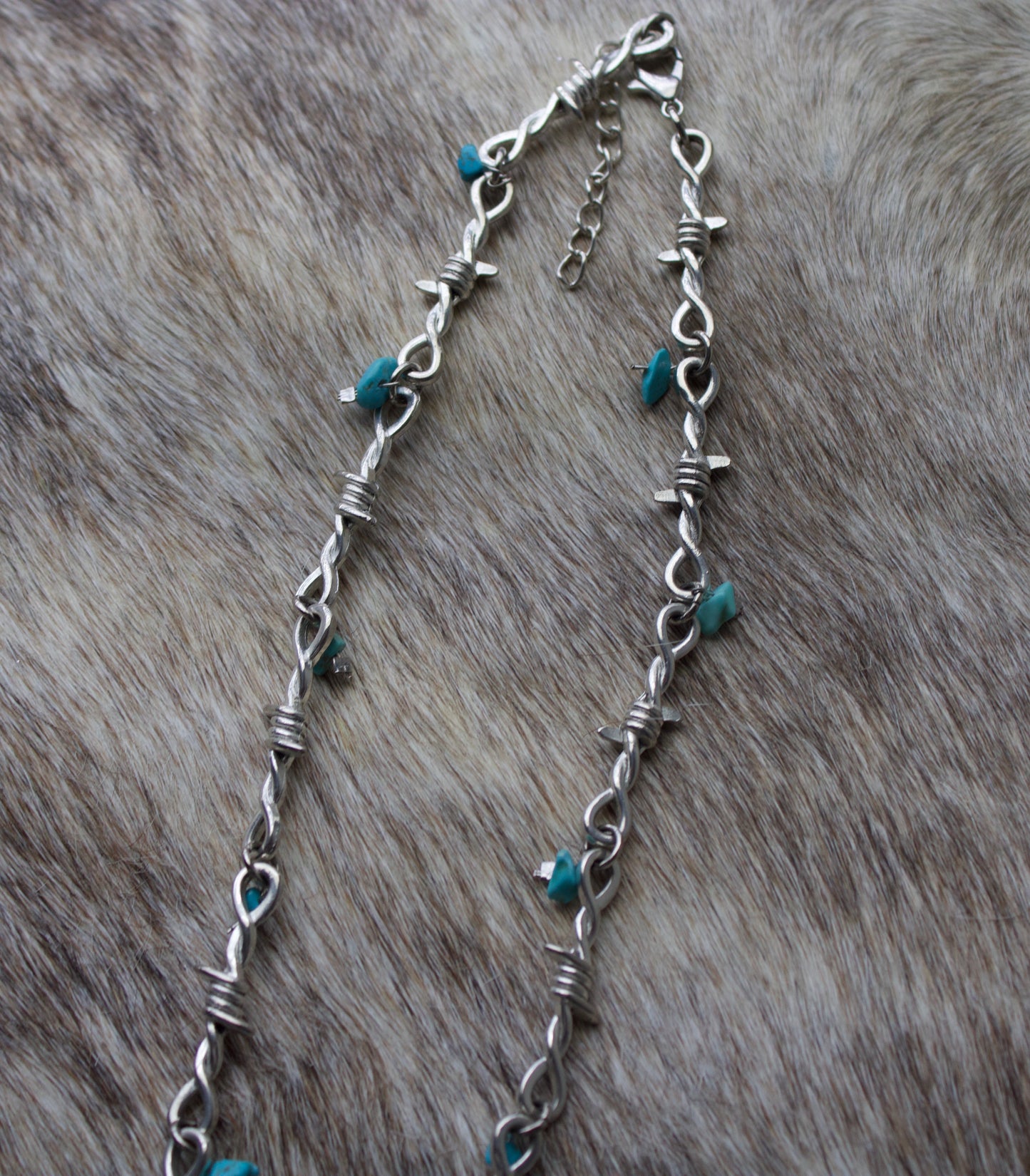 (Pre-Order) Turquoise Barbwire Necklace