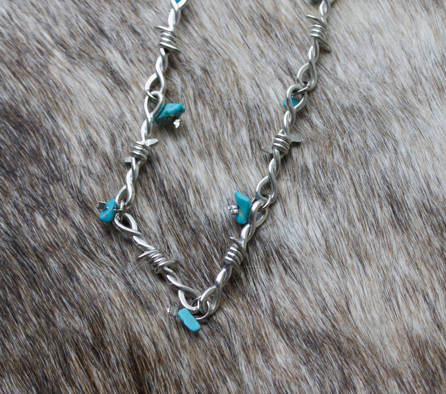 (Pre-Order) Turquoise Barbwire Necklace