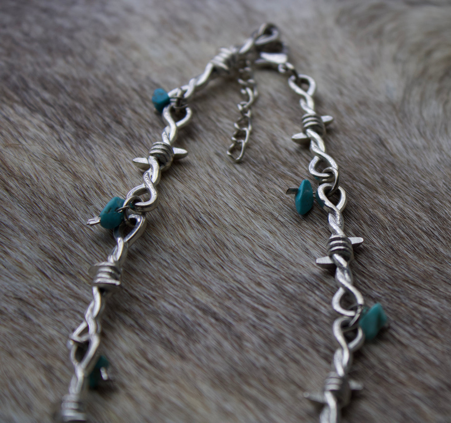 (Pre-Order) Turquoise Barbwire Necklace