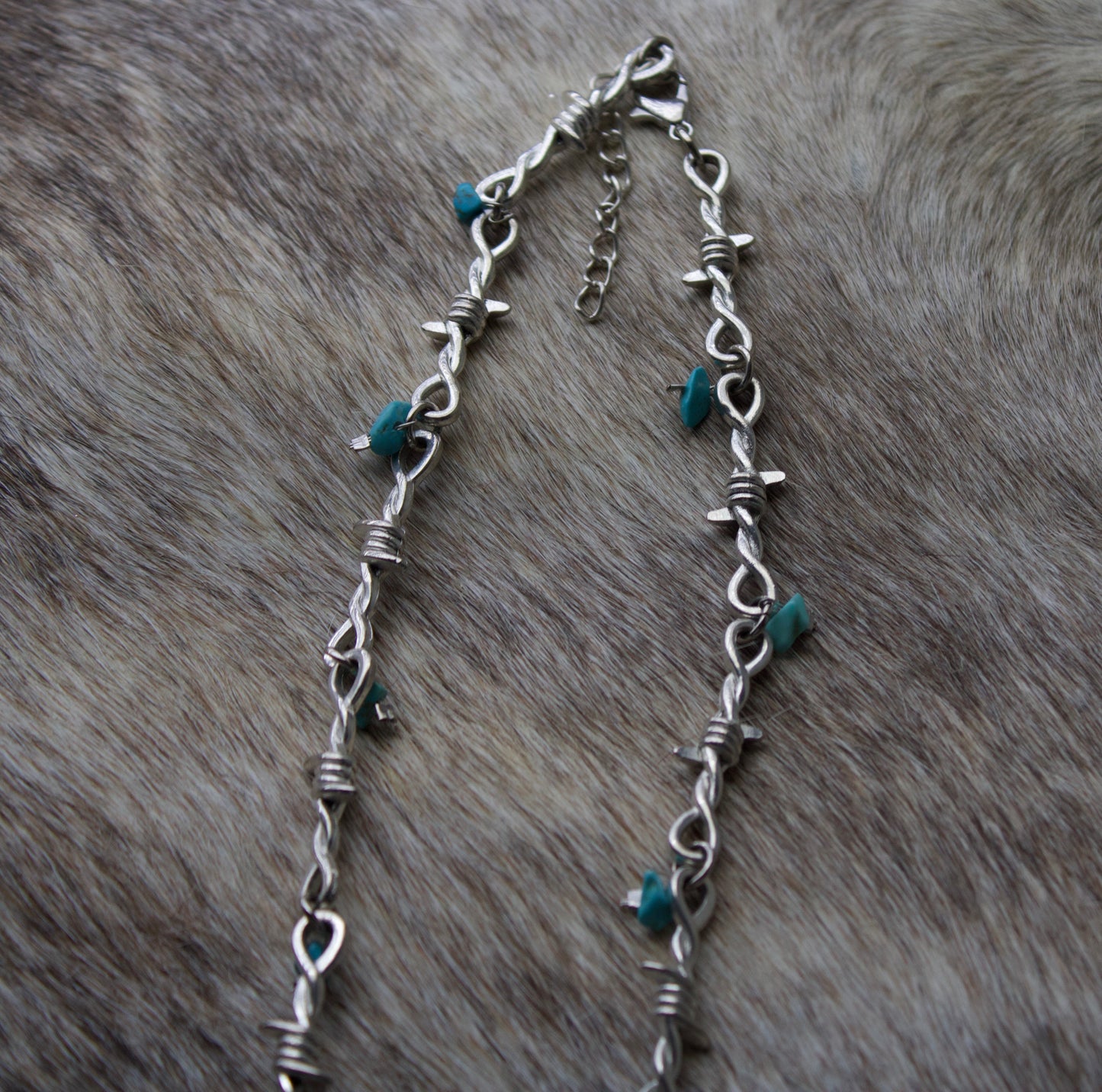 (Pre-Order) Turquoise Barbwire Necklace