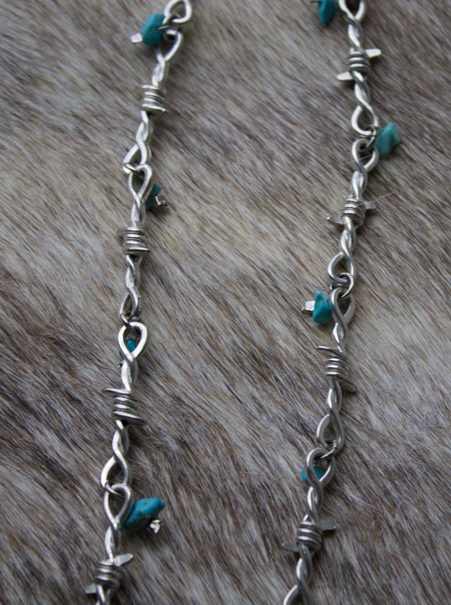 (Pre-Order) Turquoise Barbwire Necklace