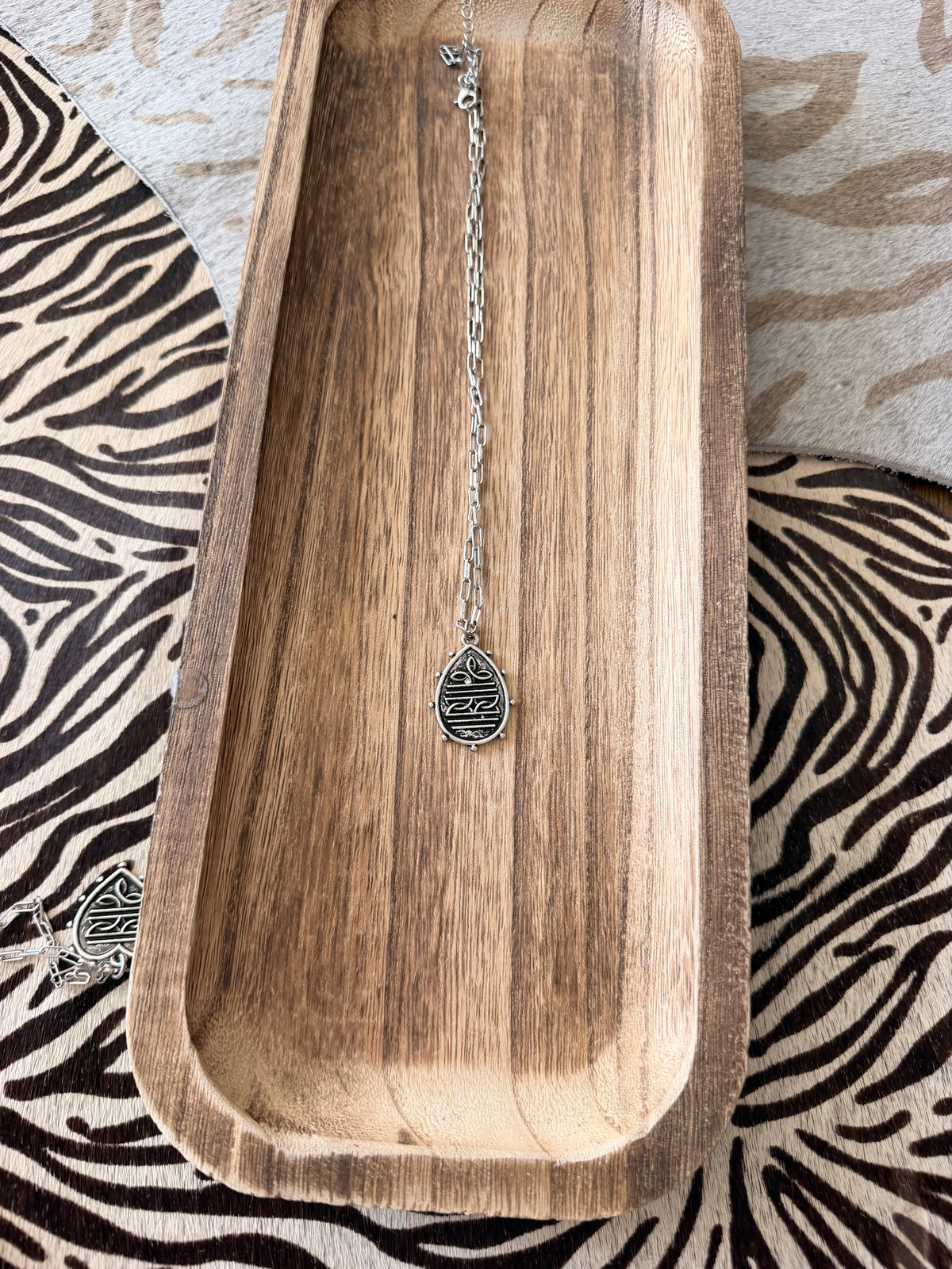 Oval Boot-stitch Necklace