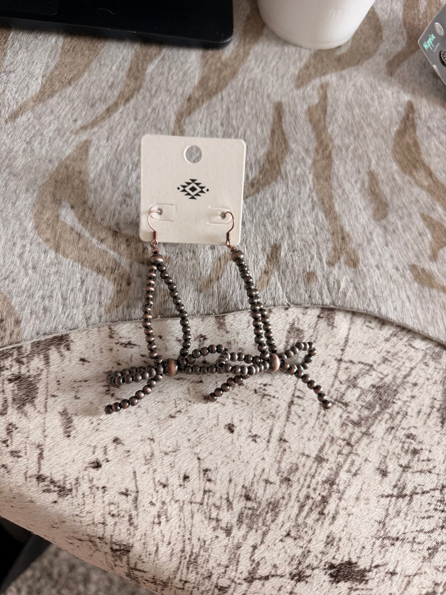 Copper Bow Pearl Hang Earrings