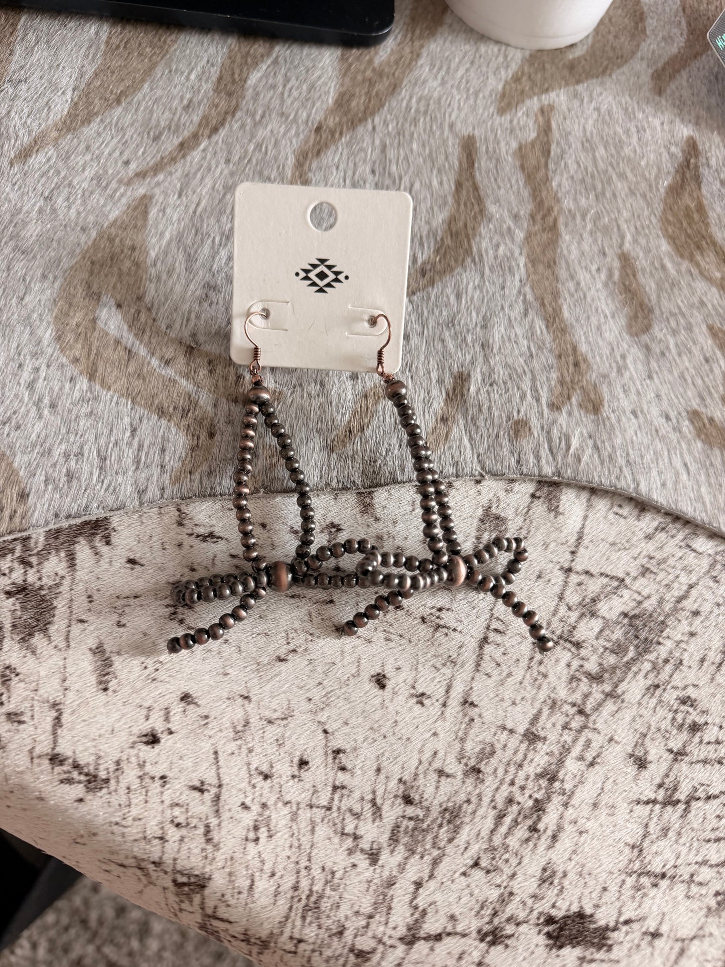 Copper Bow Pearl Hang Earrings